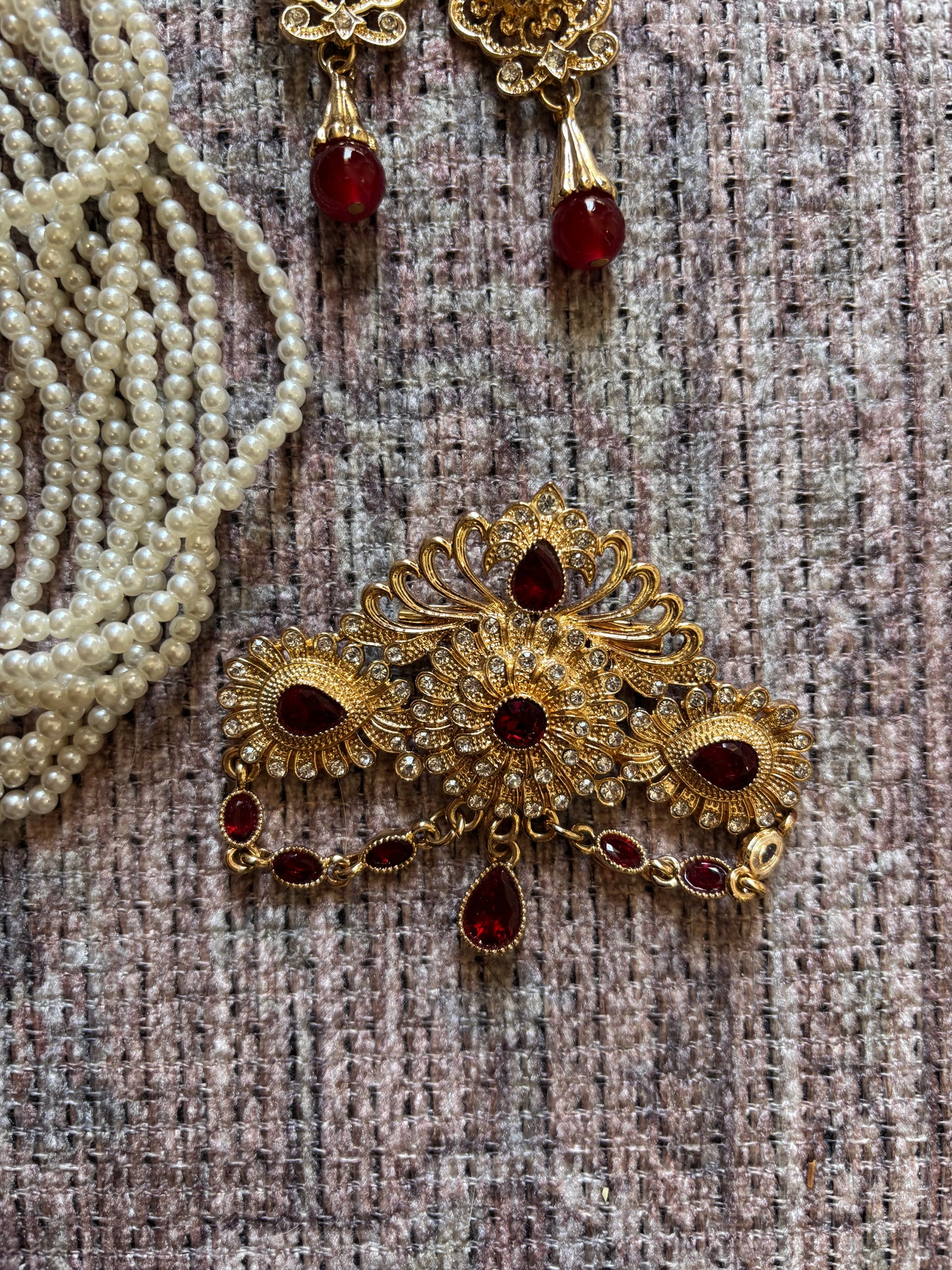 Broche Malak